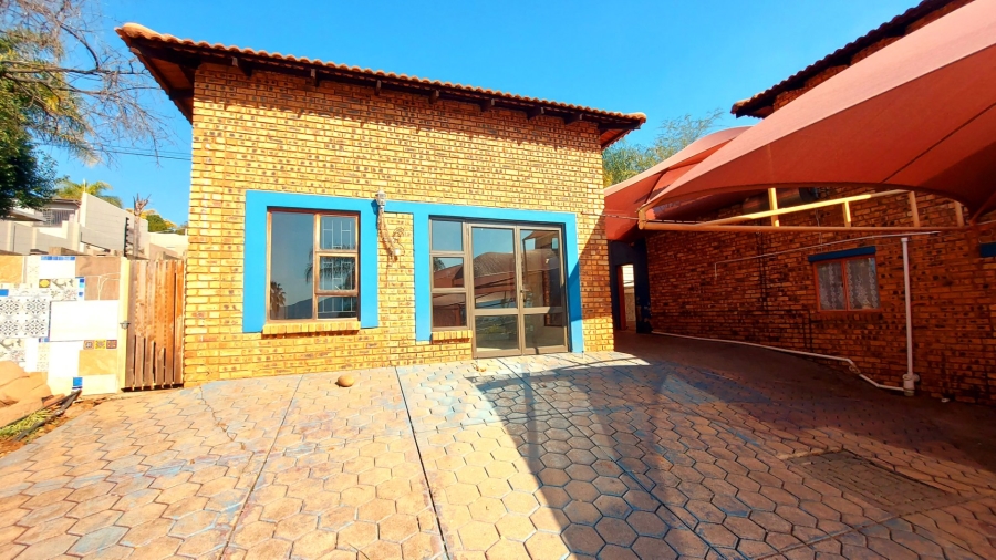 6 Bedroom Property for Sale in Ifafi North West